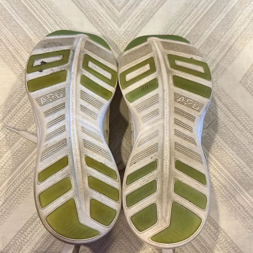 APL women’s white